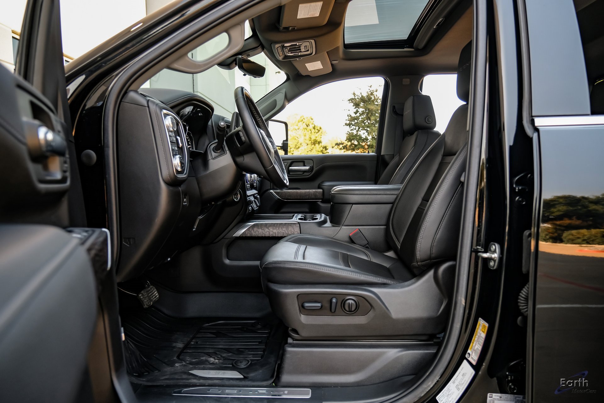 Used 2022 GMC Sierra 3500 Denali w/ Technology Package image 35