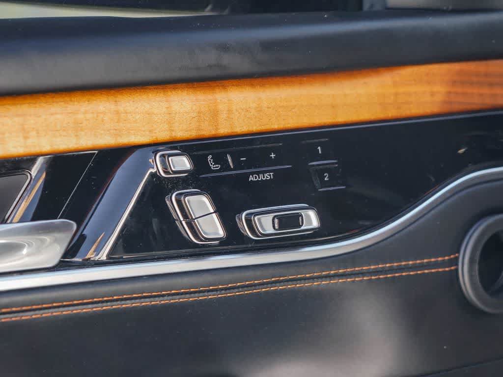 Certified 2022 Jeep Grand Wagoneer Series III w/ Flexible Seating Group AWD/4WD image 21