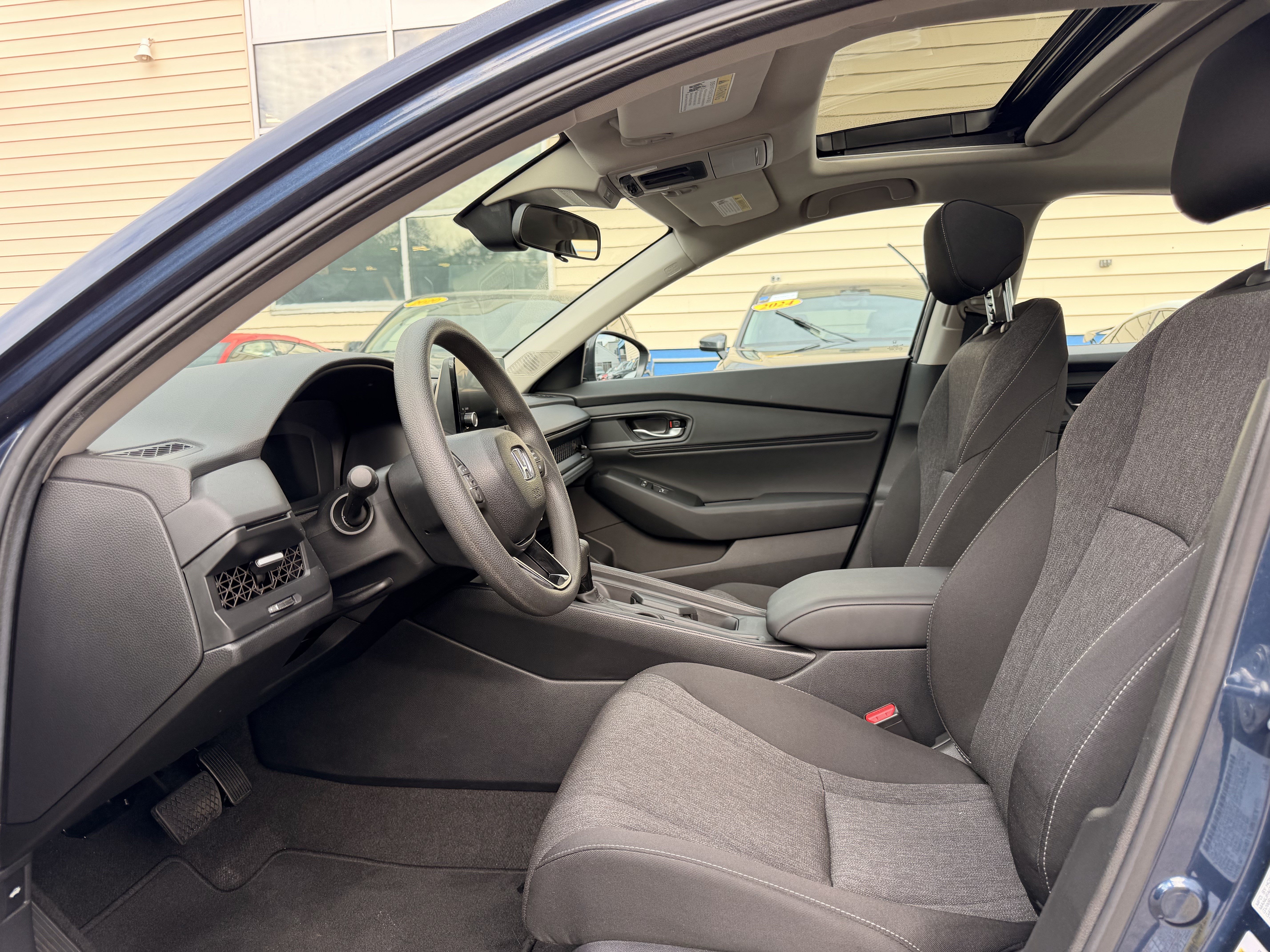 Certified 2025 Honda Accord SE image 14