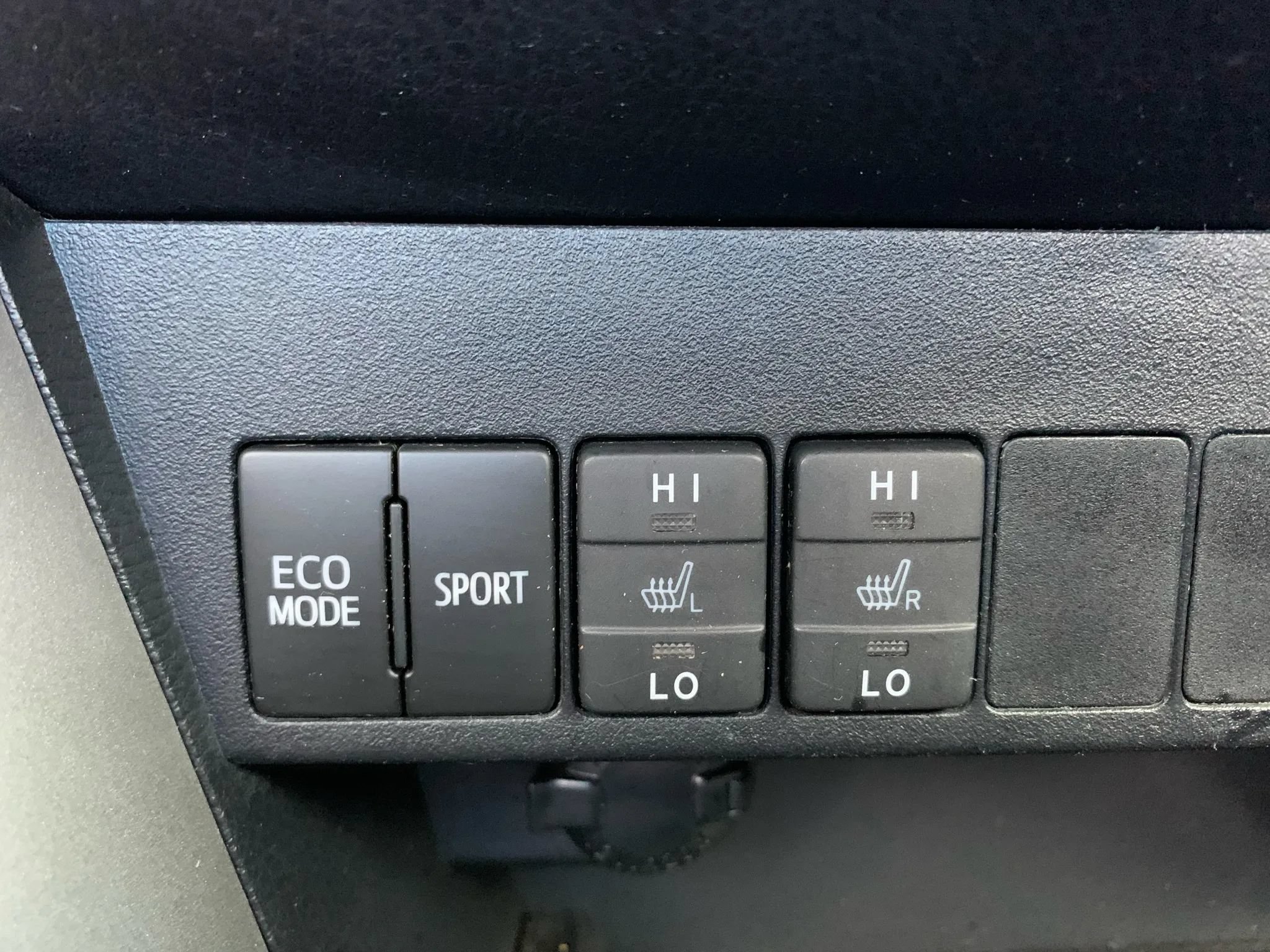 Used 2016 Toyota RAV4 Limited FWD image 17