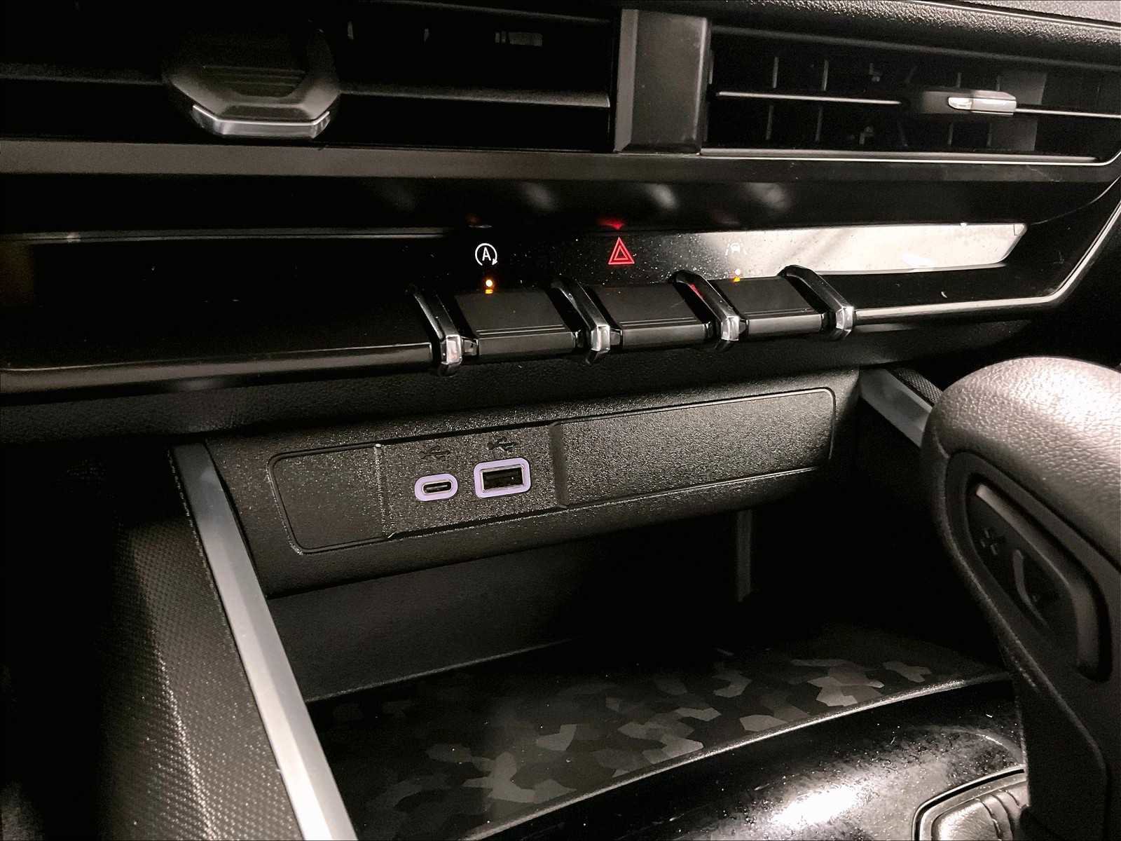 Used 2024 Chevrolet Colorado Trail Boss image 25