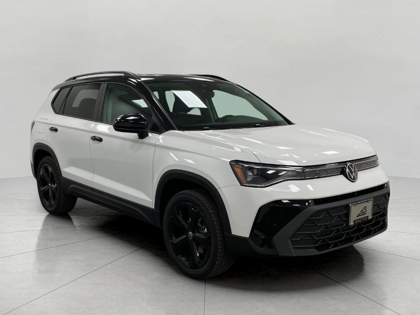 New 2026 Volkswagen Taos SE AWD/4WD image 1