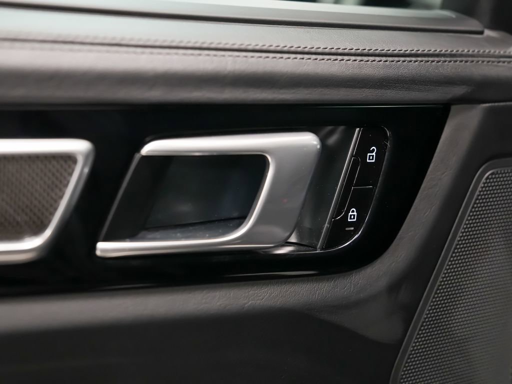 Certified 2020 Porsche Cayenne Turbo AWD/4WD image 15
