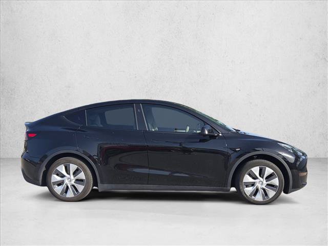 Used 2024 Tesla Model Y 2WD video 4