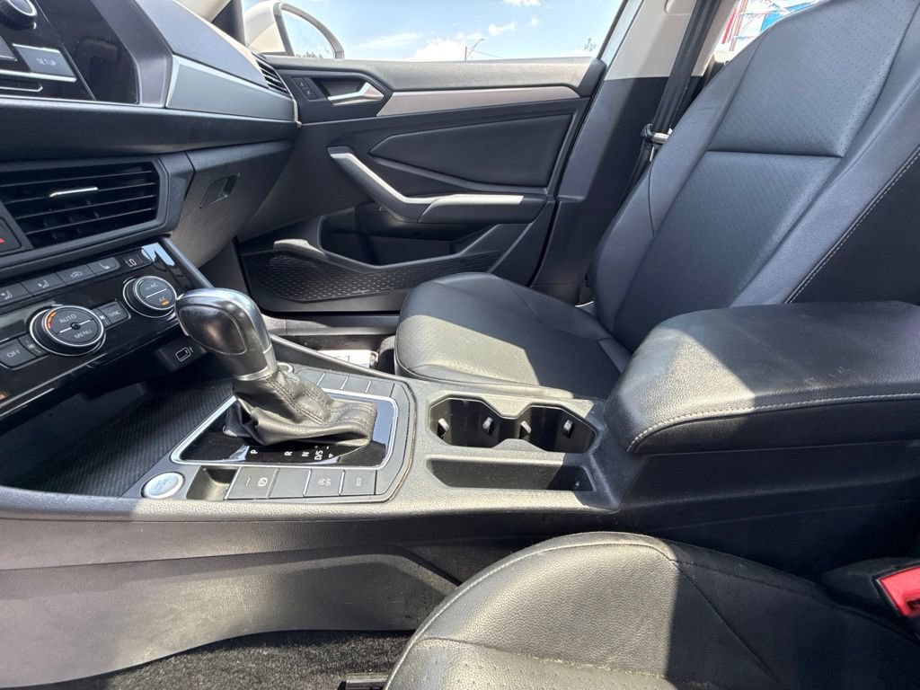 Used 2019 Volkswagen Jetta SE FWD image 18