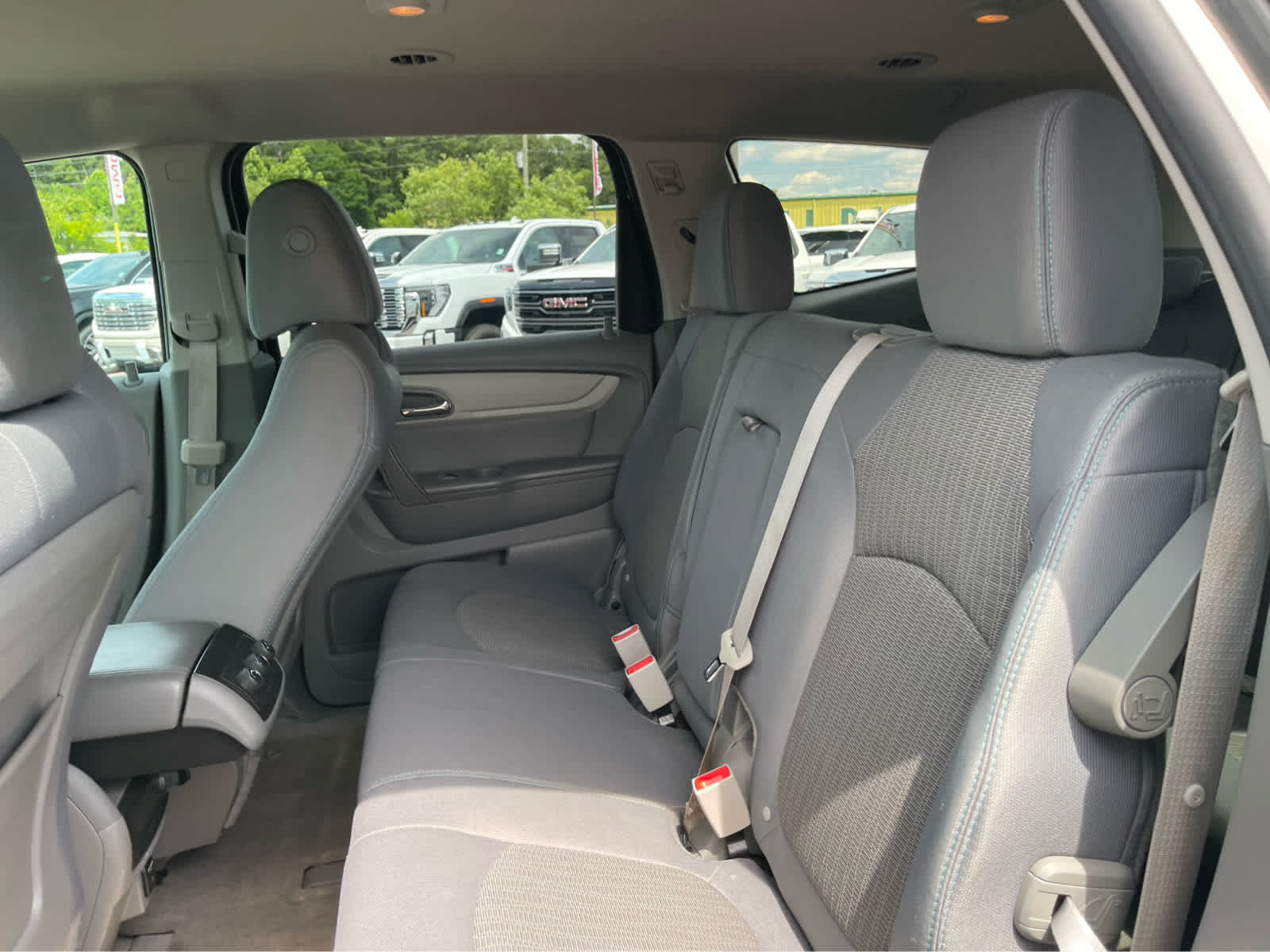 Used 2014 Chevrolet Traverse LS FWD image 21