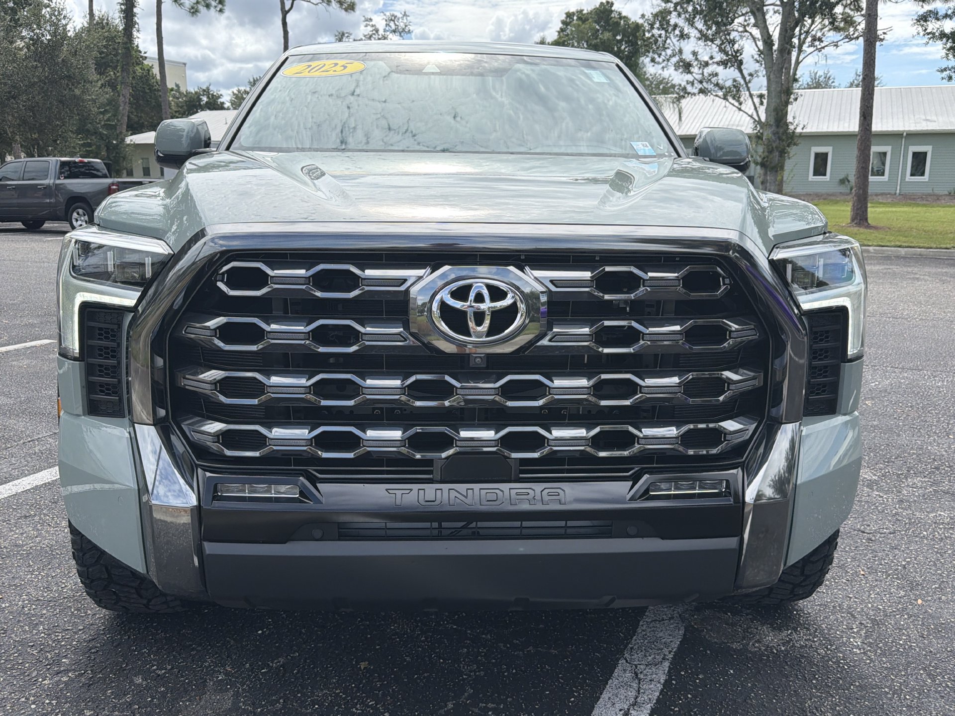 Used 2025 Toyota Tundra Platinum AWD/4WD image 2