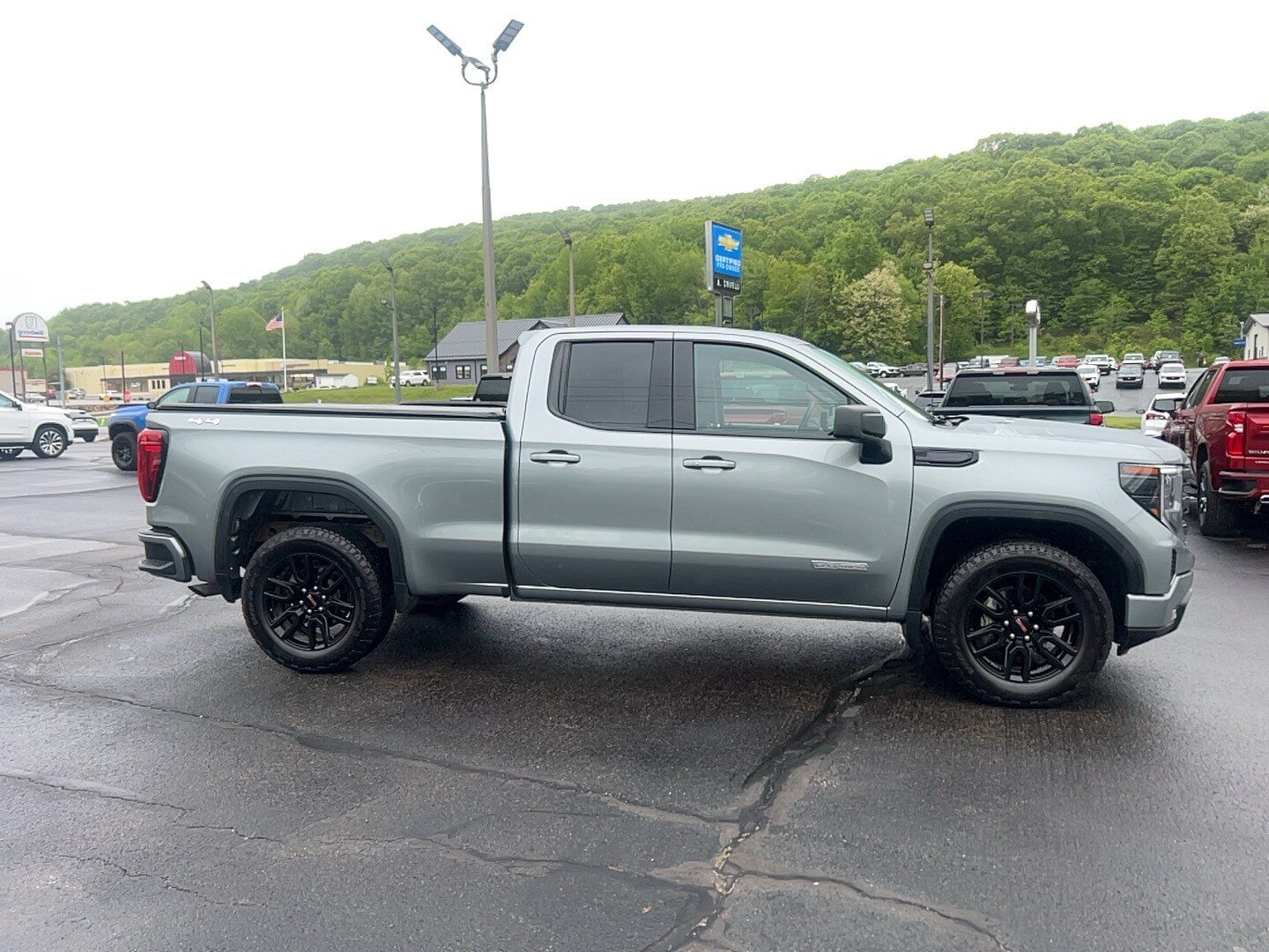 Used 2023 GMC Sierra 1500 Elevation AWD/4WD image 4
