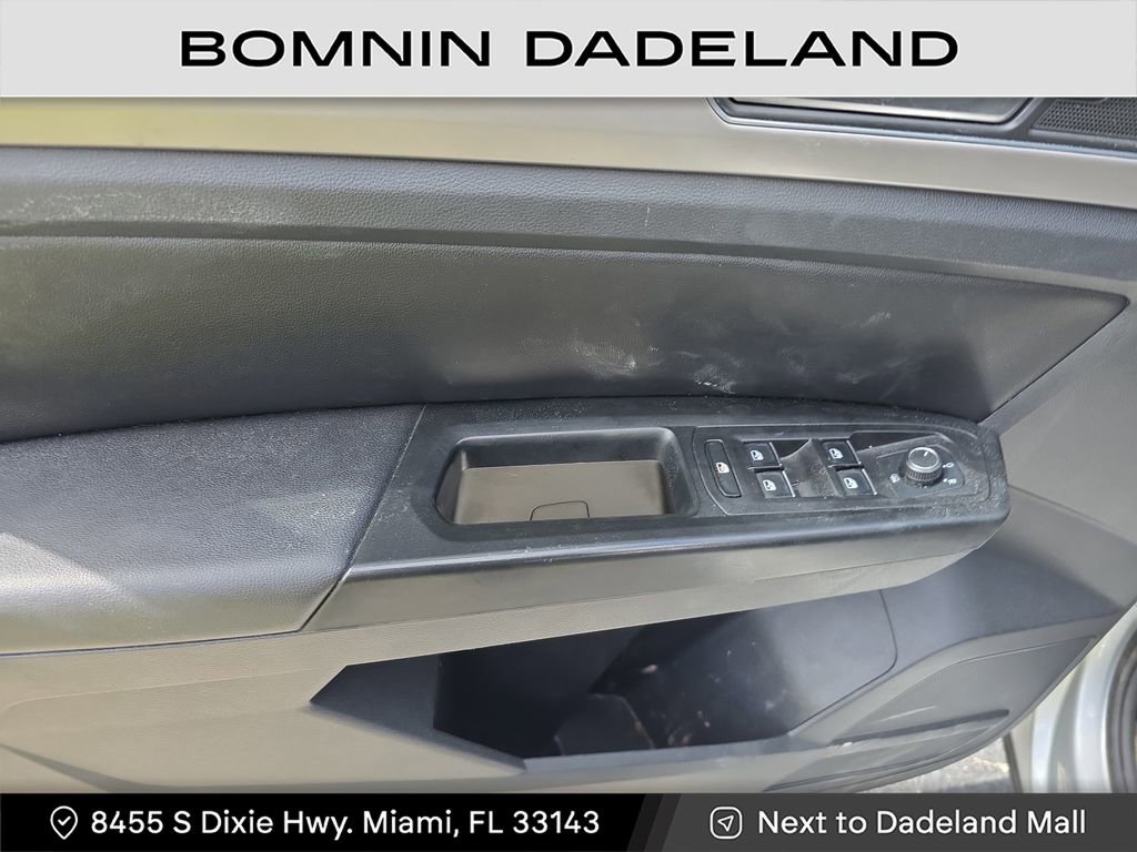 Used 2019 Volkswagen Atlas SE image 14