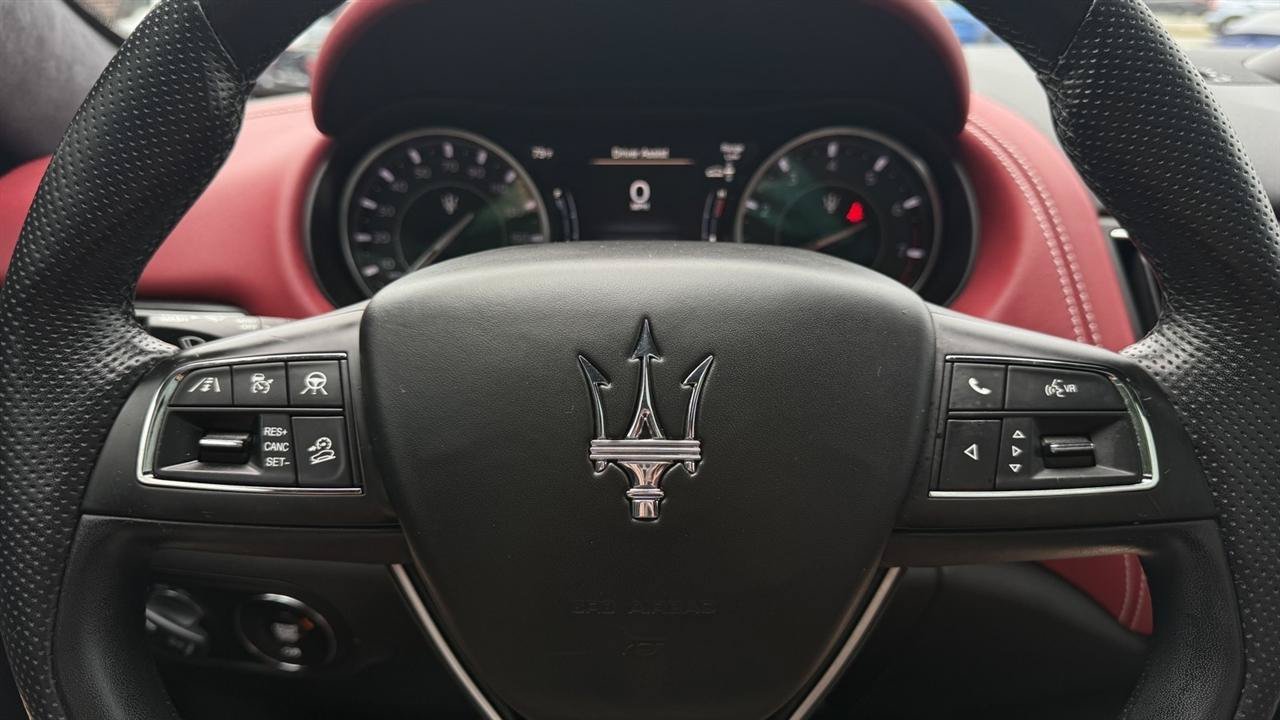 Used 2023 Maserati Levante GT AWD/4WD image 33