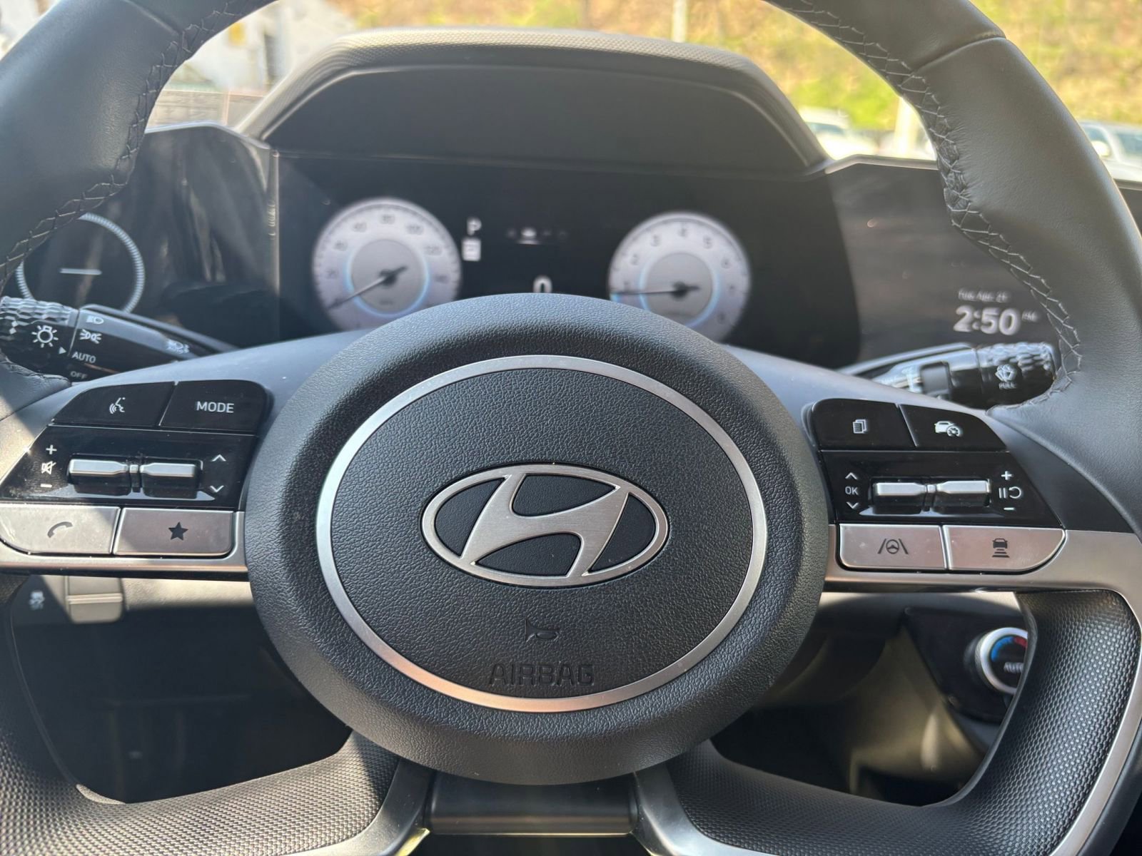 Used 2025 Hyundai Elantra SEL FWD image 29