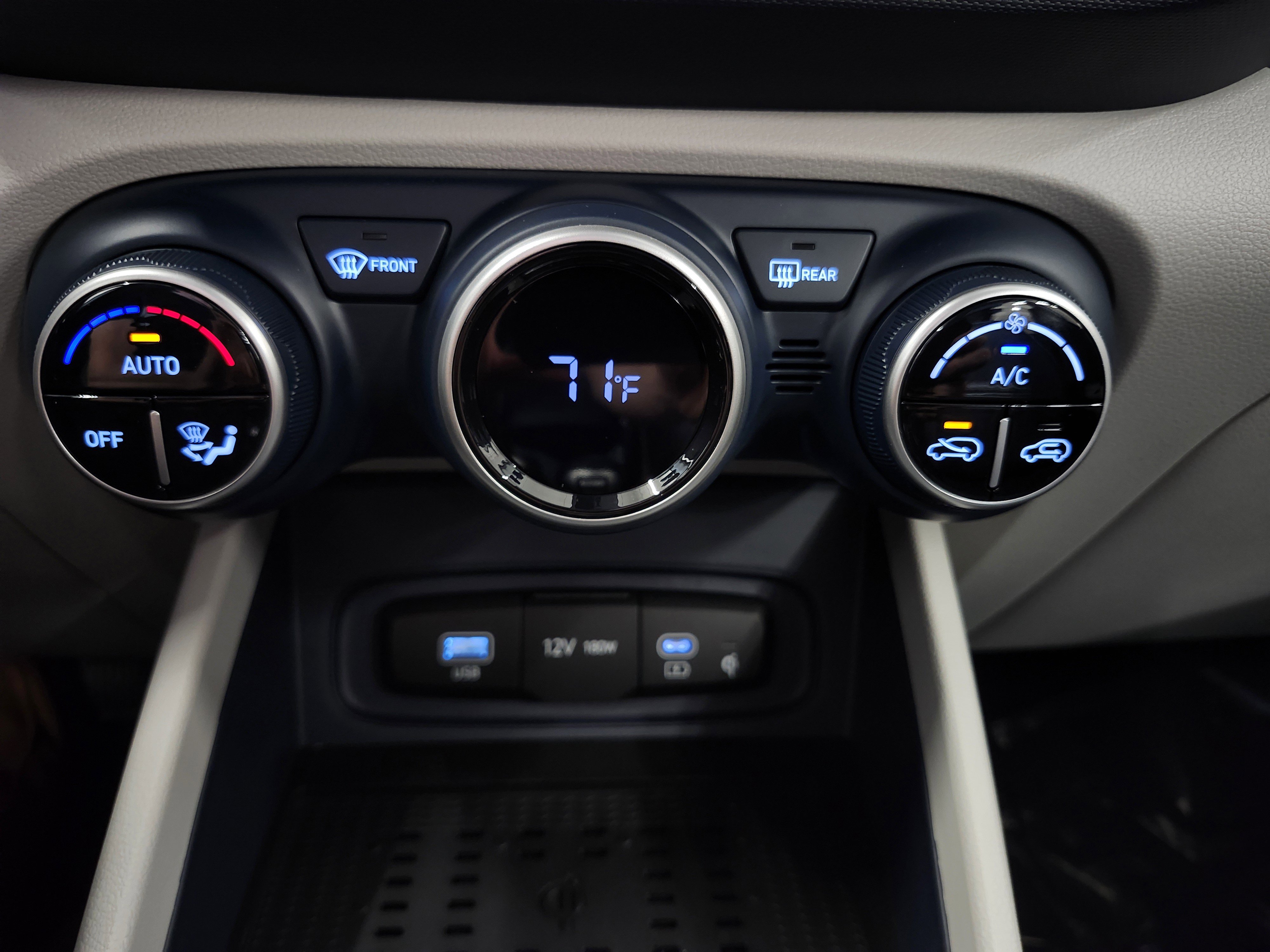 New 2026 Hyundai Venue SEL image 8