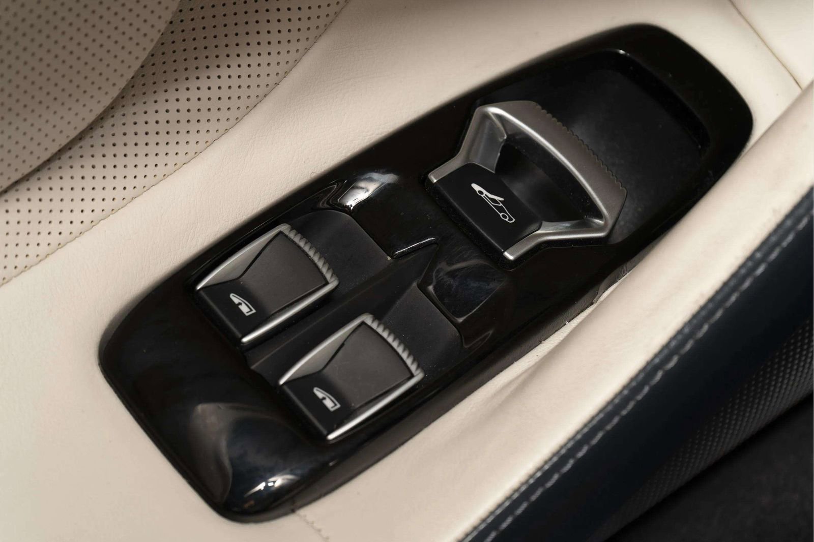 Used 2023 McLaren GT RWD image 18