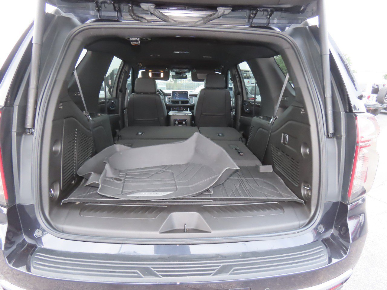 Used 2023 Chevrolet Tahoe LT RWD image 14