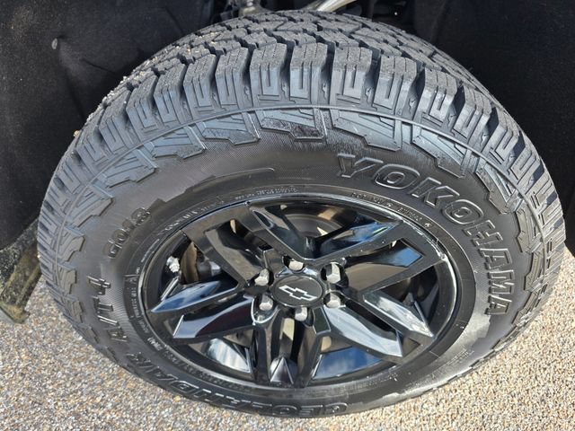 Used 2019 Chevrolet Silverado 1500 Custom Trail Boss w/ Custom Convenience Package AWD/4WD image 12