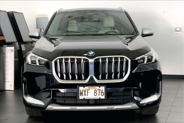Certified 2023 BMW X1 xDrive28i w/ Convenience Package AWD/4WD image 3