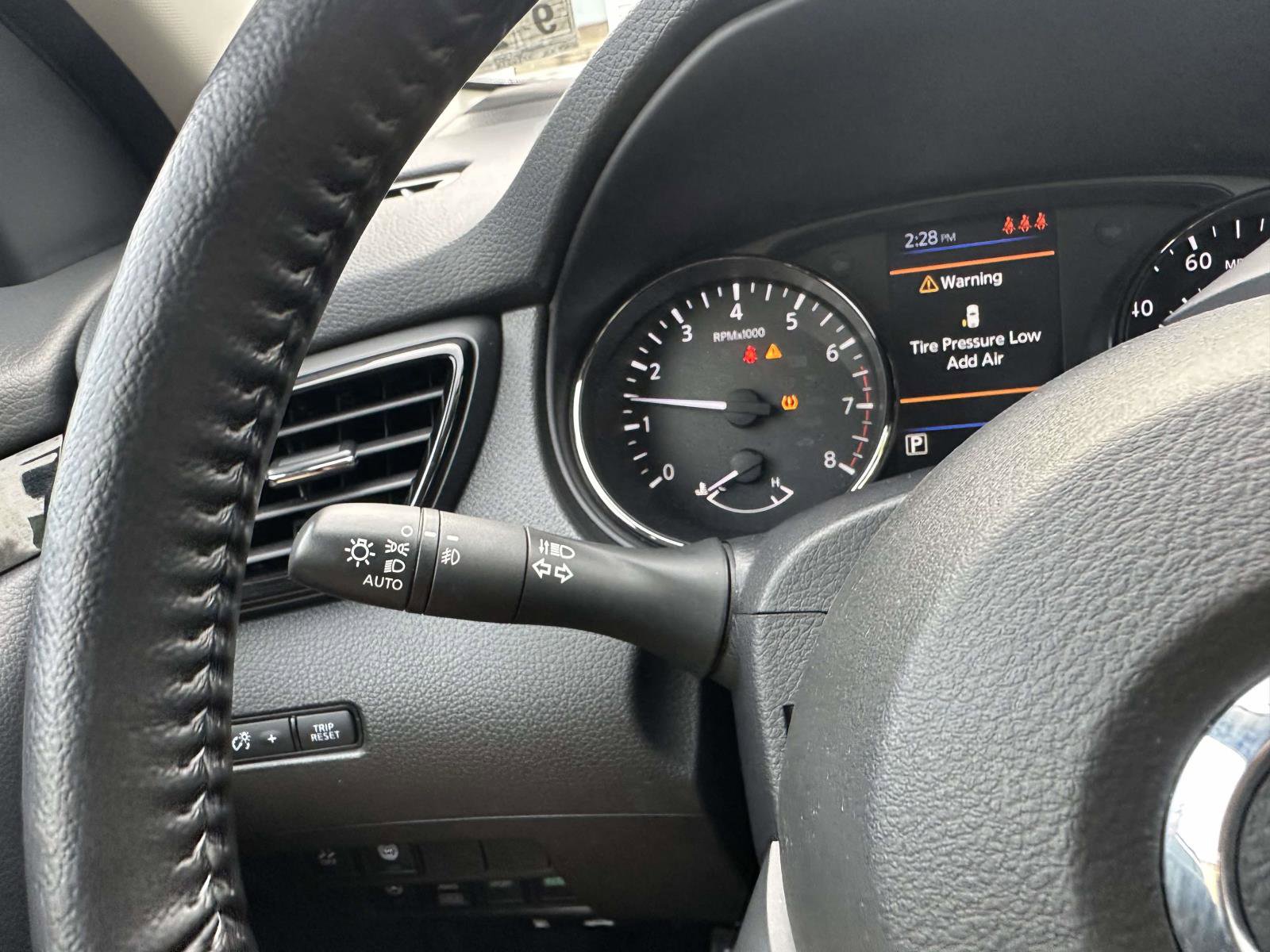 Used 2022 Nissan Rogue Sport SV image 27