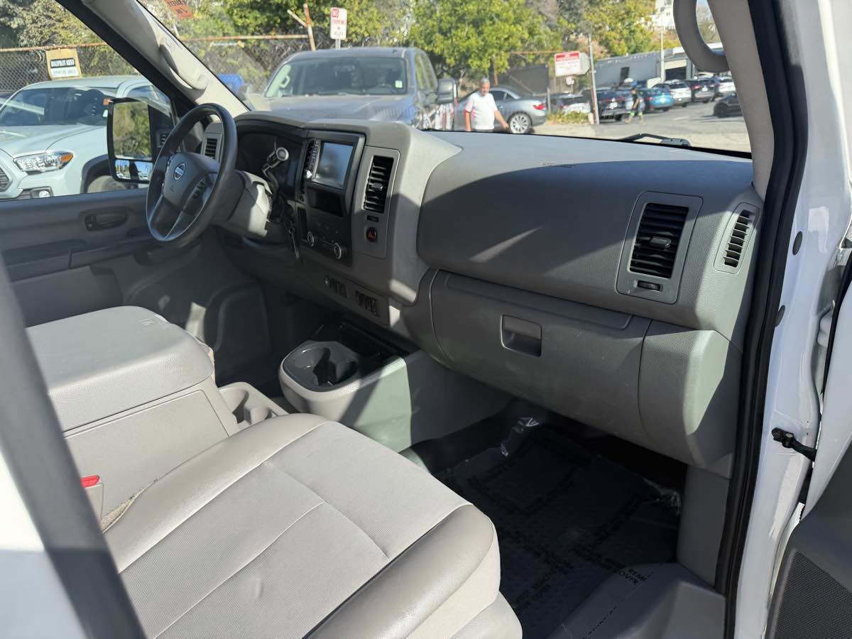Used 2019 Nissan NV 2500 SV image 14