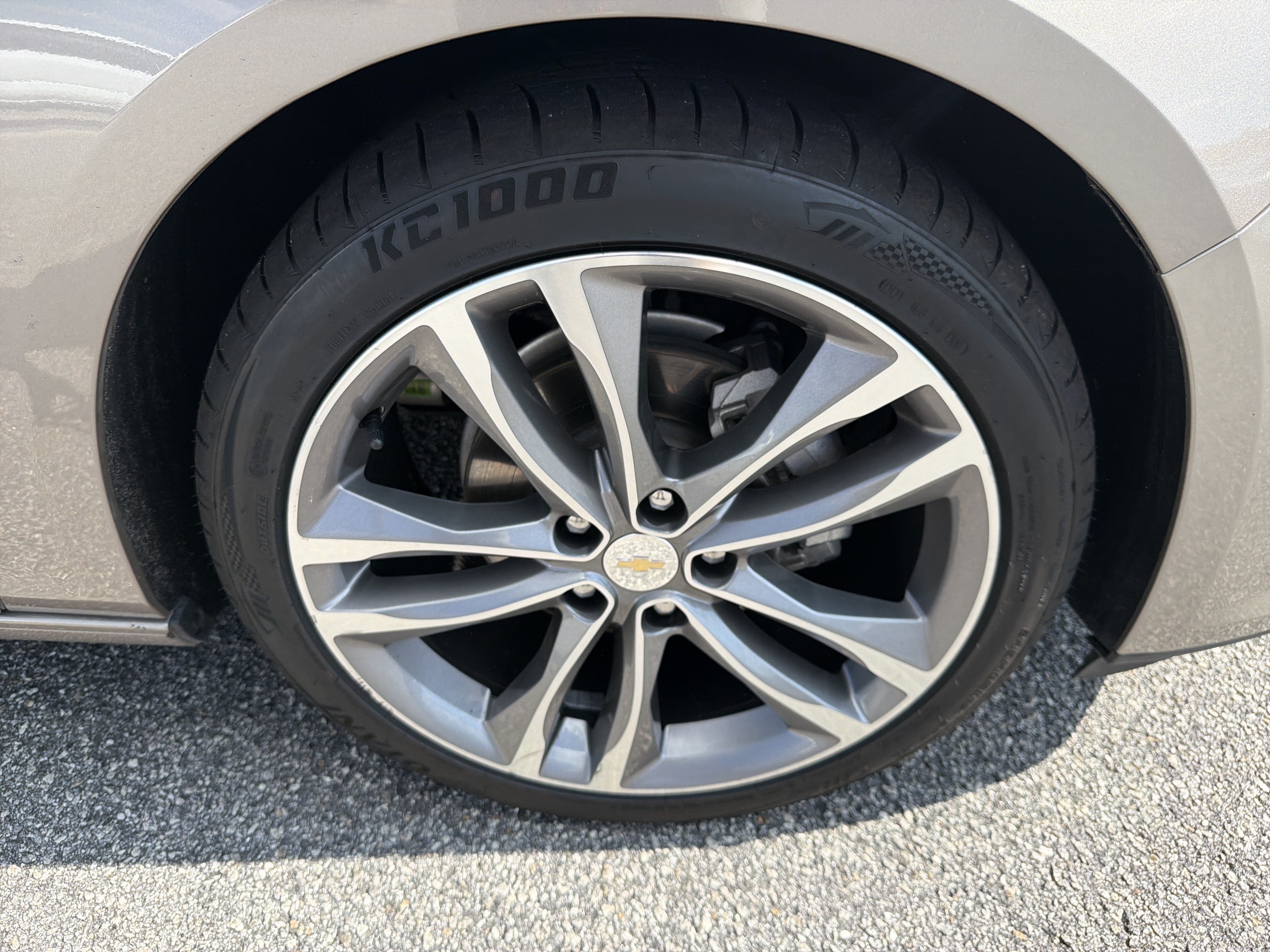 Used 2025 Chevrolet Equinox LT AWD/4WD image 23