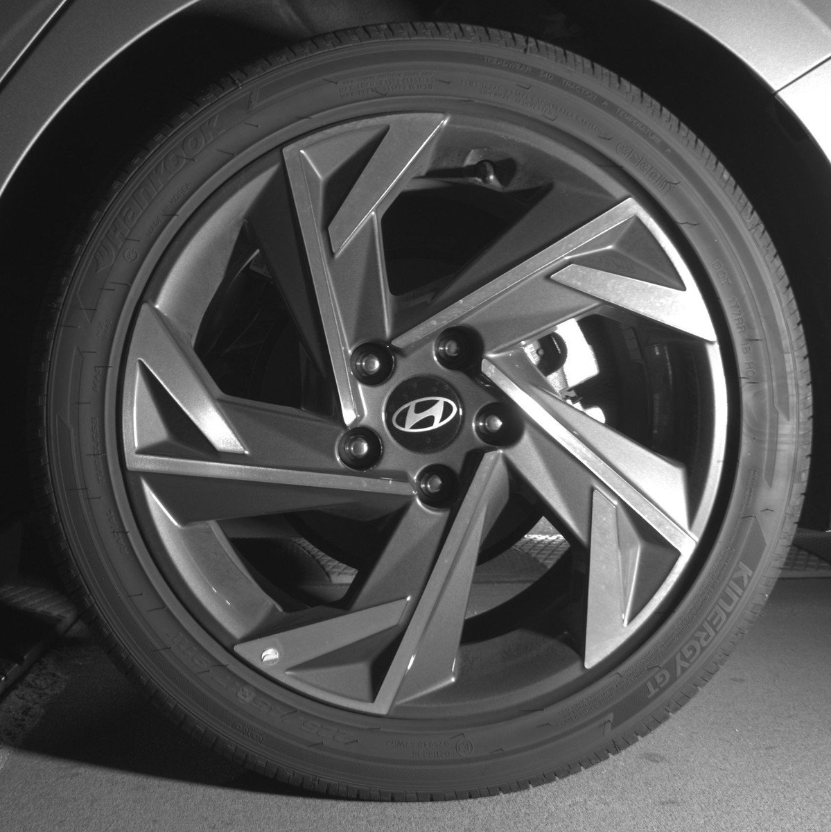 Used 2025 Hyundai Elantra SEL FWD image 14