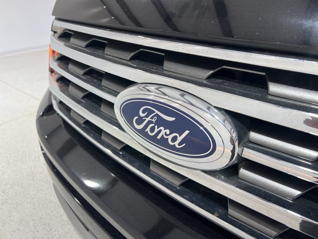 Used 2019 Ford Expedition XLT w/ Equipment Group 201A AWD/4WD image 28