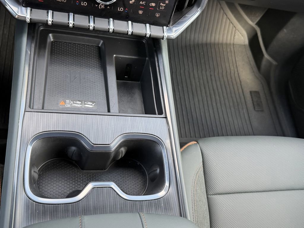 Certified 2024 GMC Acadia AT4 w/ LPO, Floor Liner Package AWD/4WD image 27