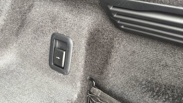 Used 2025 Land Rover Range Rover Sport SE image 29