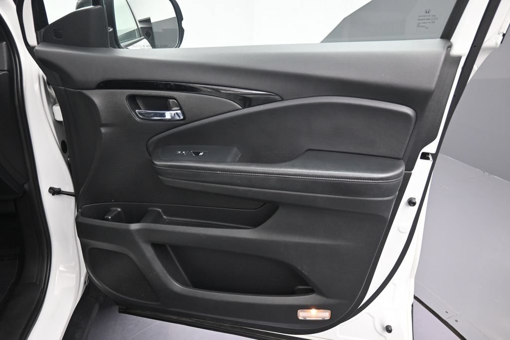 Used 2020 Honda Passport Touring image 17