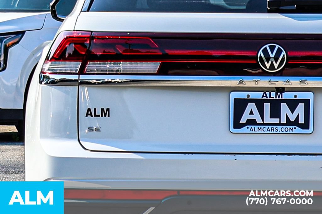 Used 2025 Volkswagen Atlas Cross Sport SE FWD image 12