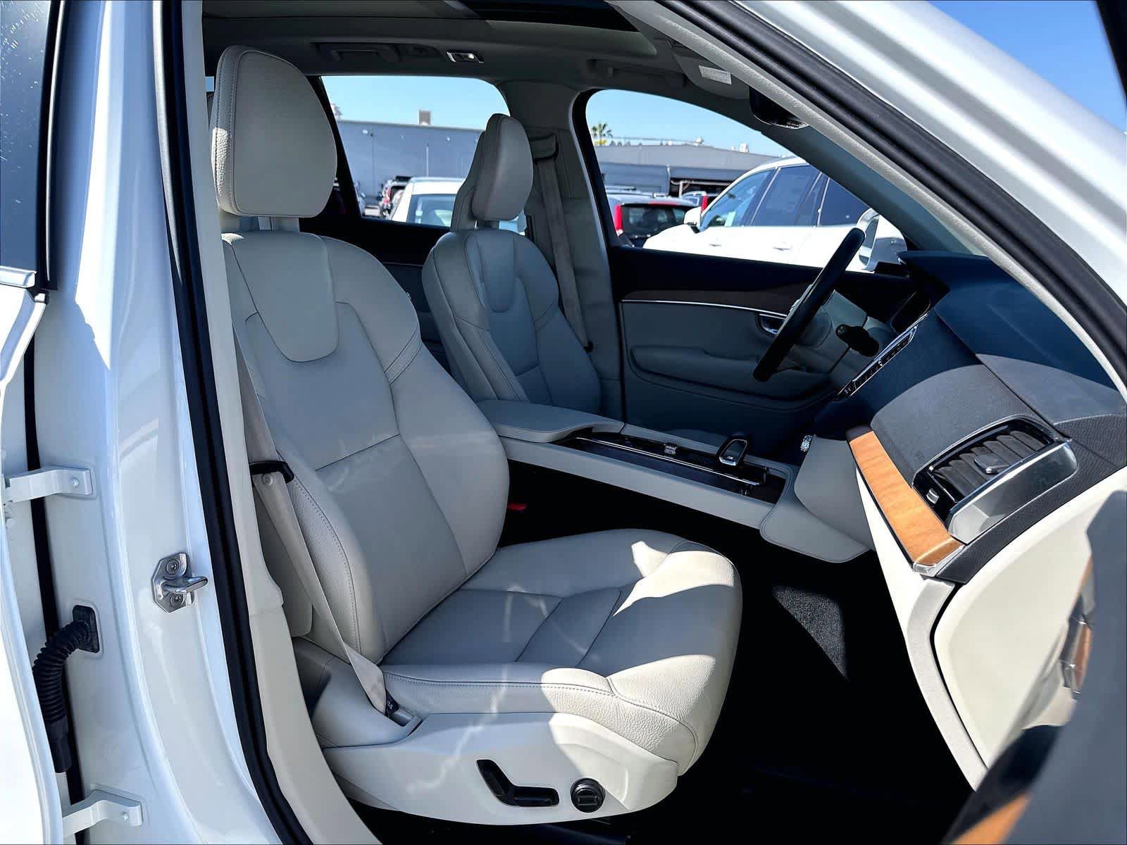 Used 2022 Volvo XC90 T8 Inscription Expression w/ Advanced Package AWD/4WD image 10