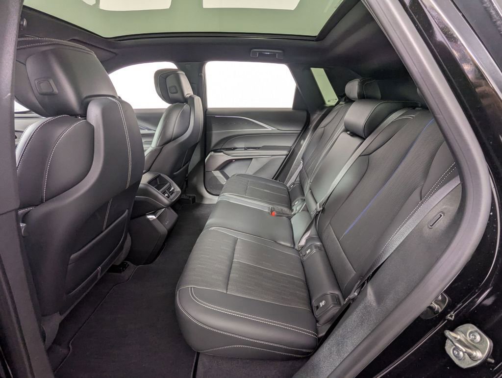 Used 2024 Cadillac Lyriq Sport image 58