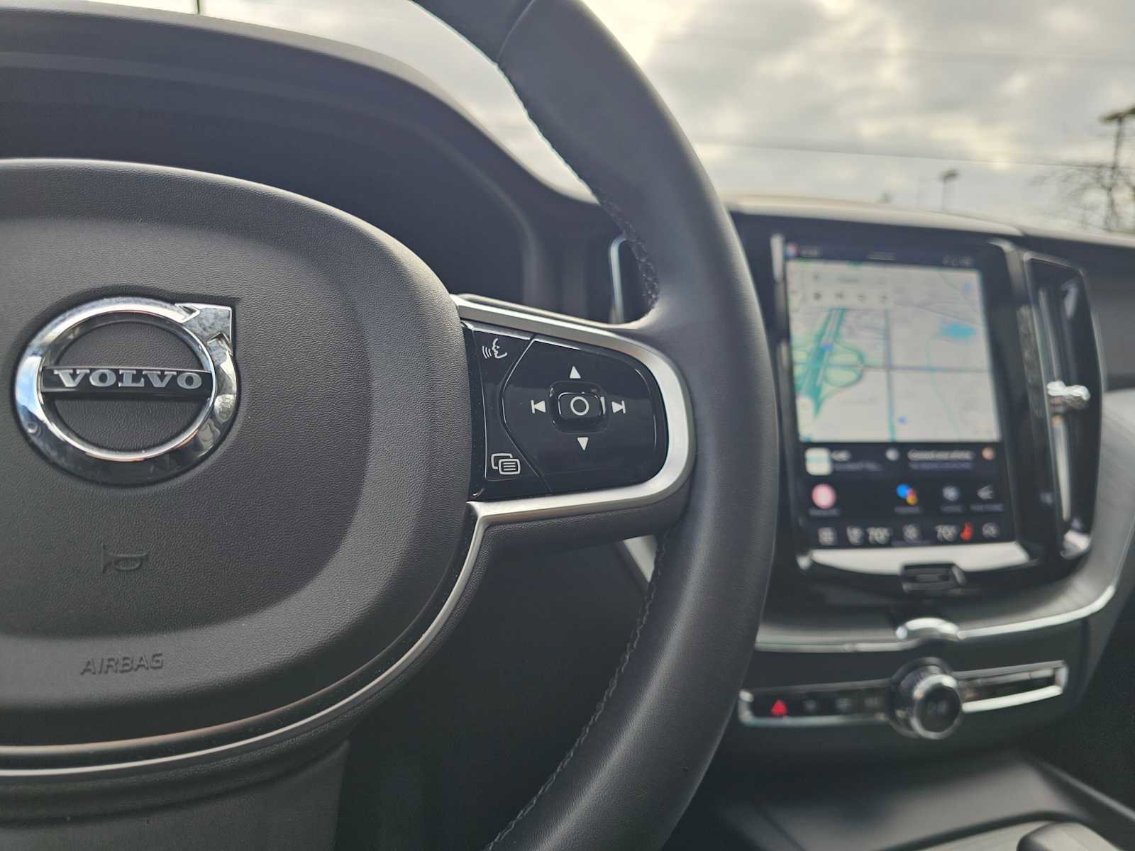 Certified 2025 Volvo XC60 B5 Plus image 34