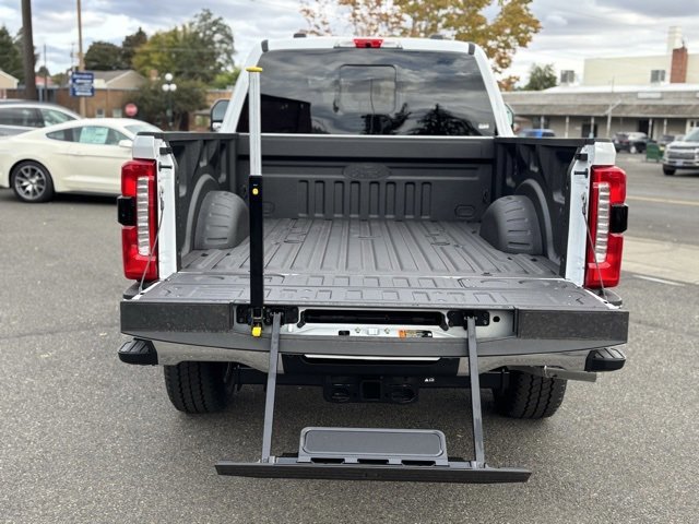 New 2026 Ford F350 Lariat w/ Lariat Premium Package image 9