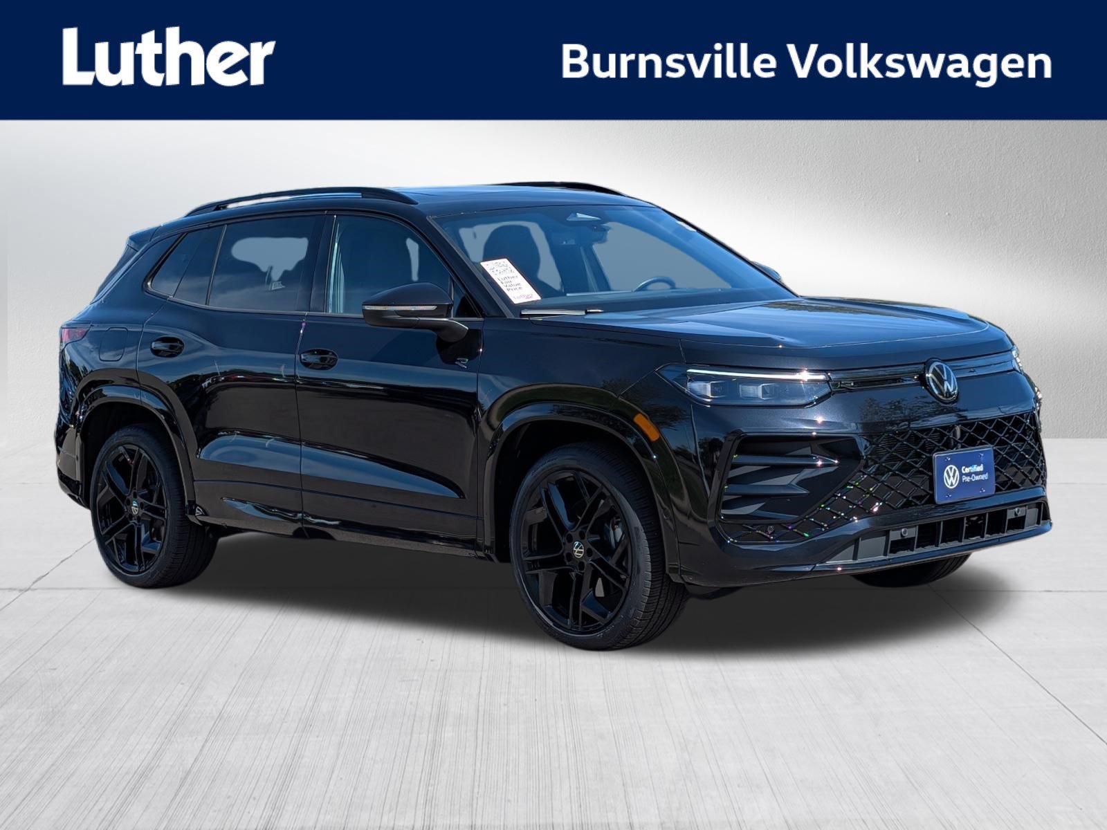 Certified 2026 Volkswagen Tiguan SE R-Line AWD/4WD image 1