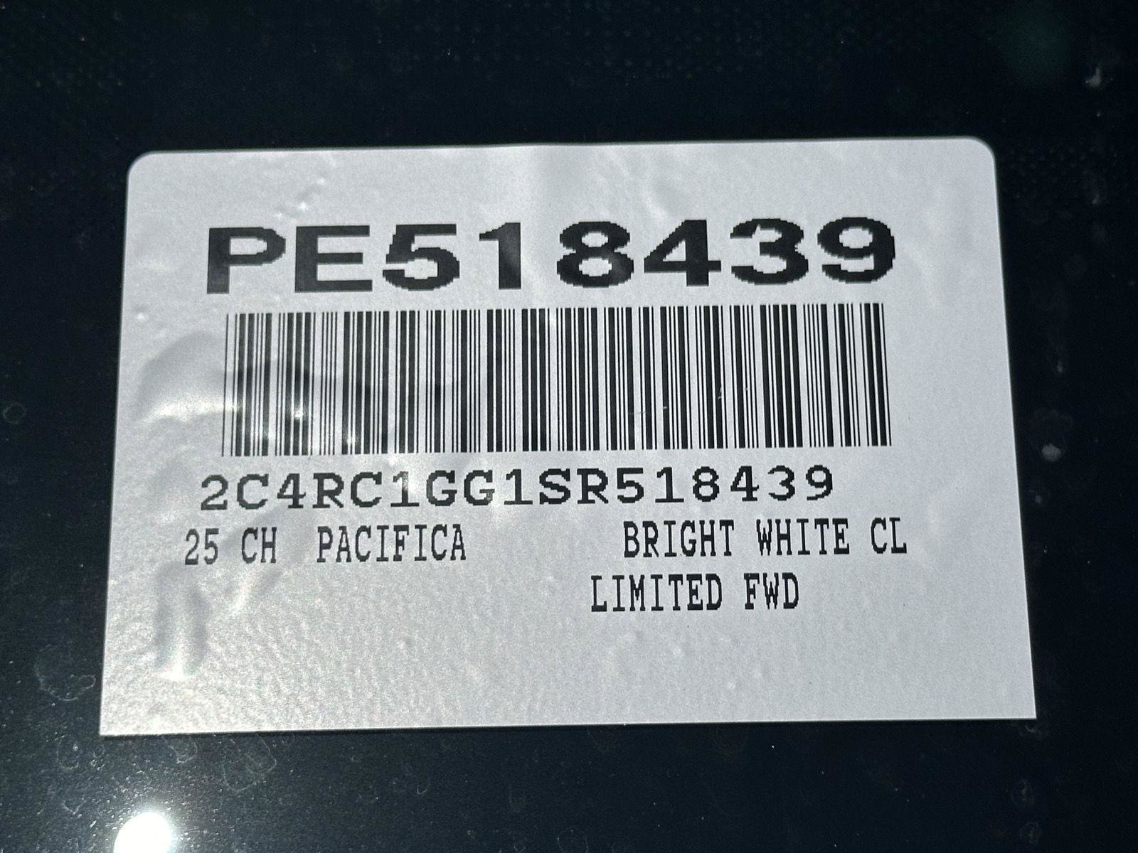 Used 2025 Chrysler Pacifica Limited FWD image 15
