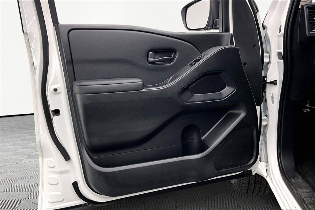 Used 2022 Nissan Frontier S image 24