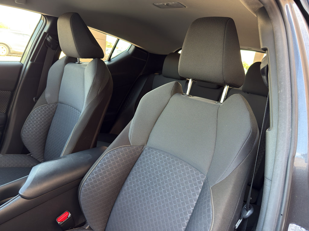 Used 2021 Toyota C-HR LE FWD image 11