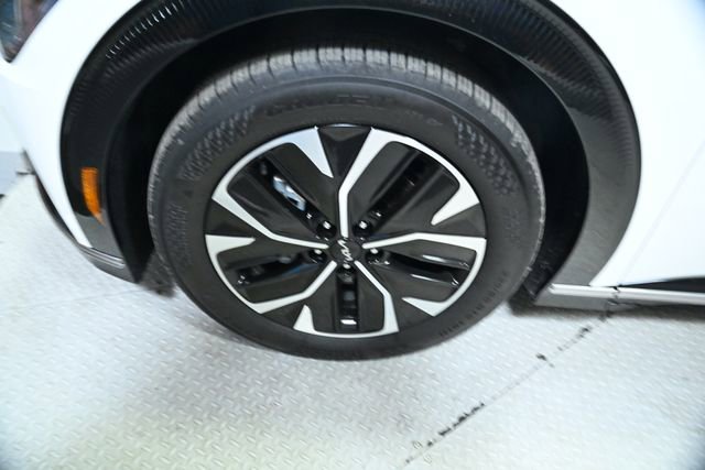 Used 2024 Kia EV6 Wind image 17