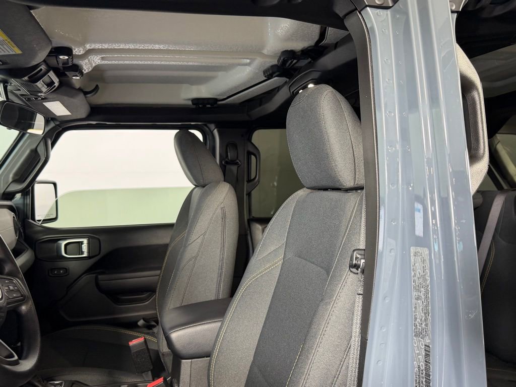 Used 2025 Jeep Wrangler Sport image 21