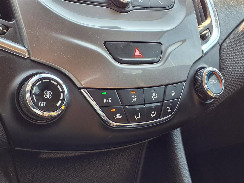 Used 2017 Chevrolet Cruze LT image 28