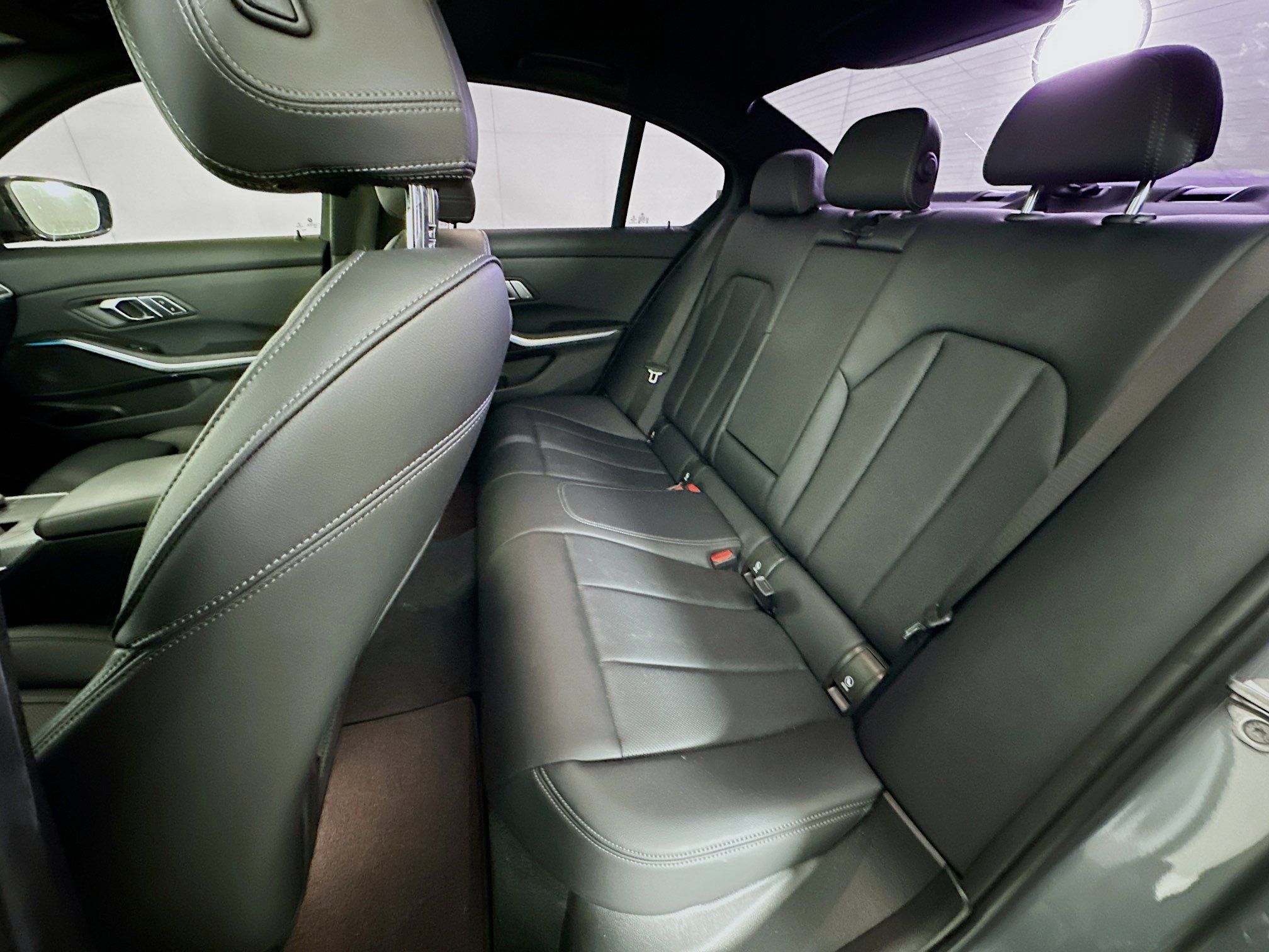 Used 2023 BMW 330e w/ M Sport Package image 29