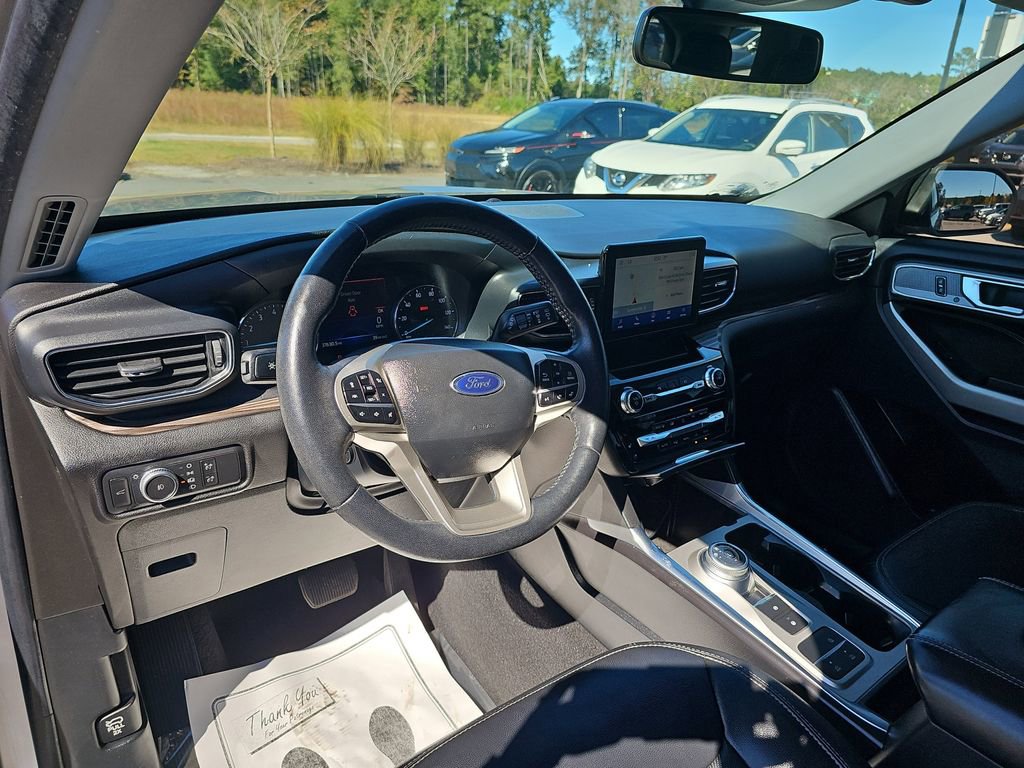 Used 2022 Ford Explorer Limited w/ Equipment Group 301A image 21