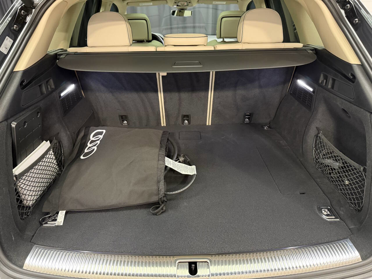 Used 2024 Audi Q5 e Premium w/ Convenience Package image 26