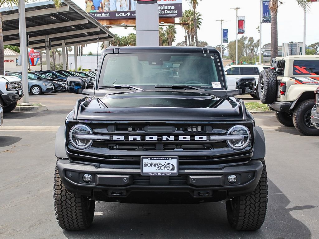 New 2026 Ford Bronco Outer Banks w/ Sasquatch Package AWD/4WD image 2