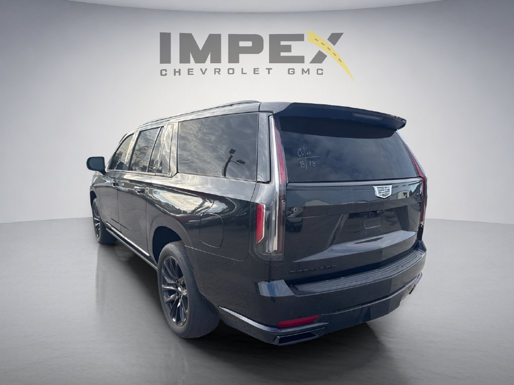 Used 2023 Cadillac Escalade ESV Sport w/ LPO, ONYX Package AWD/4WD image 3