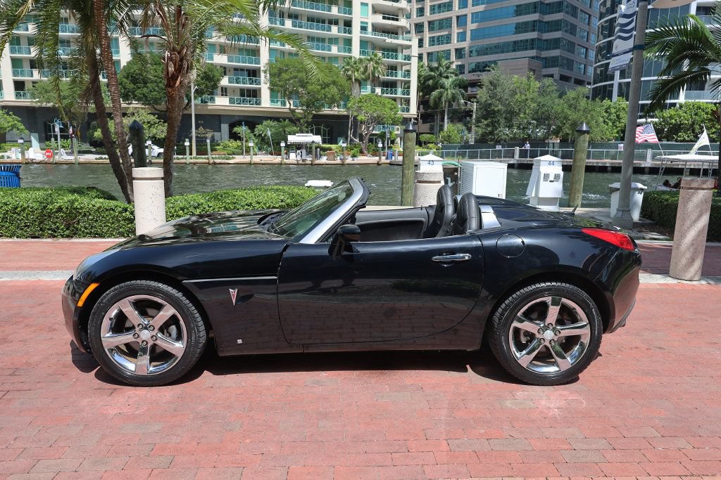 Used 2007 Pontiac Solstice GXP w/ Premium Package RWD image 25