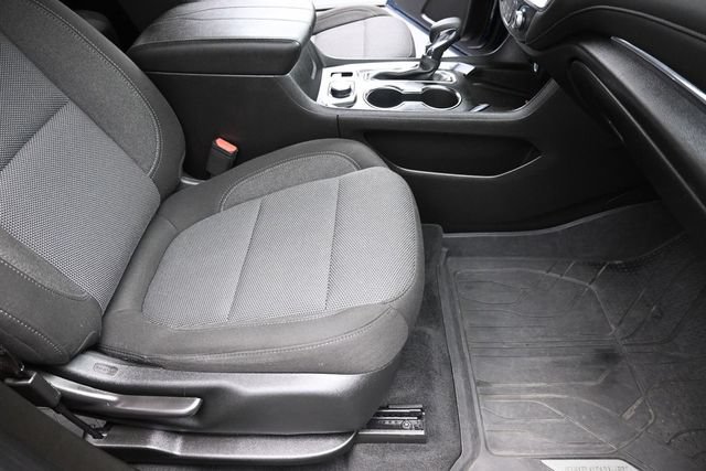 Used 2023 Chevrolet Traverse LT FWD image 34