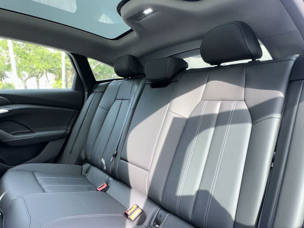 Used 2025 Audi A6 e-tron Premium Plus w/ Premium Plus RWD image 22