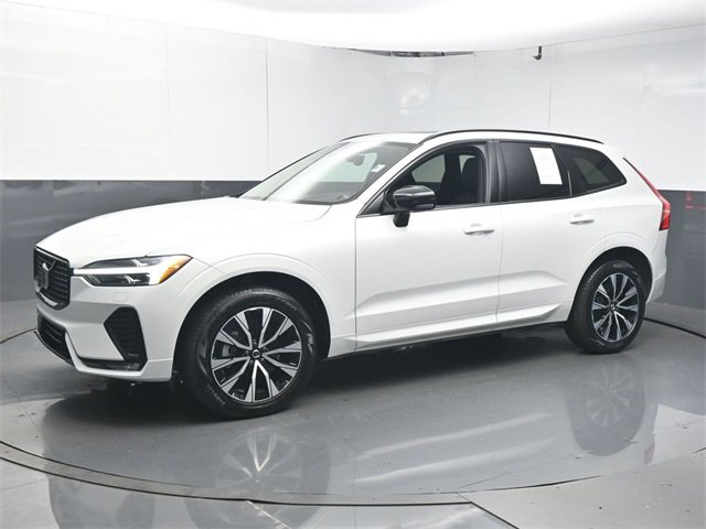 Used 2024 Volvo XC60 B5 Core image 4