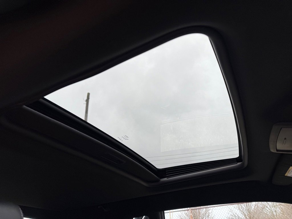 Used 2010 Dodge Challenger SE image 12